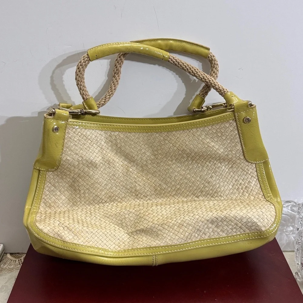 Vintage Liz Claiborne Cream and light Green (avocado) Hand Bag